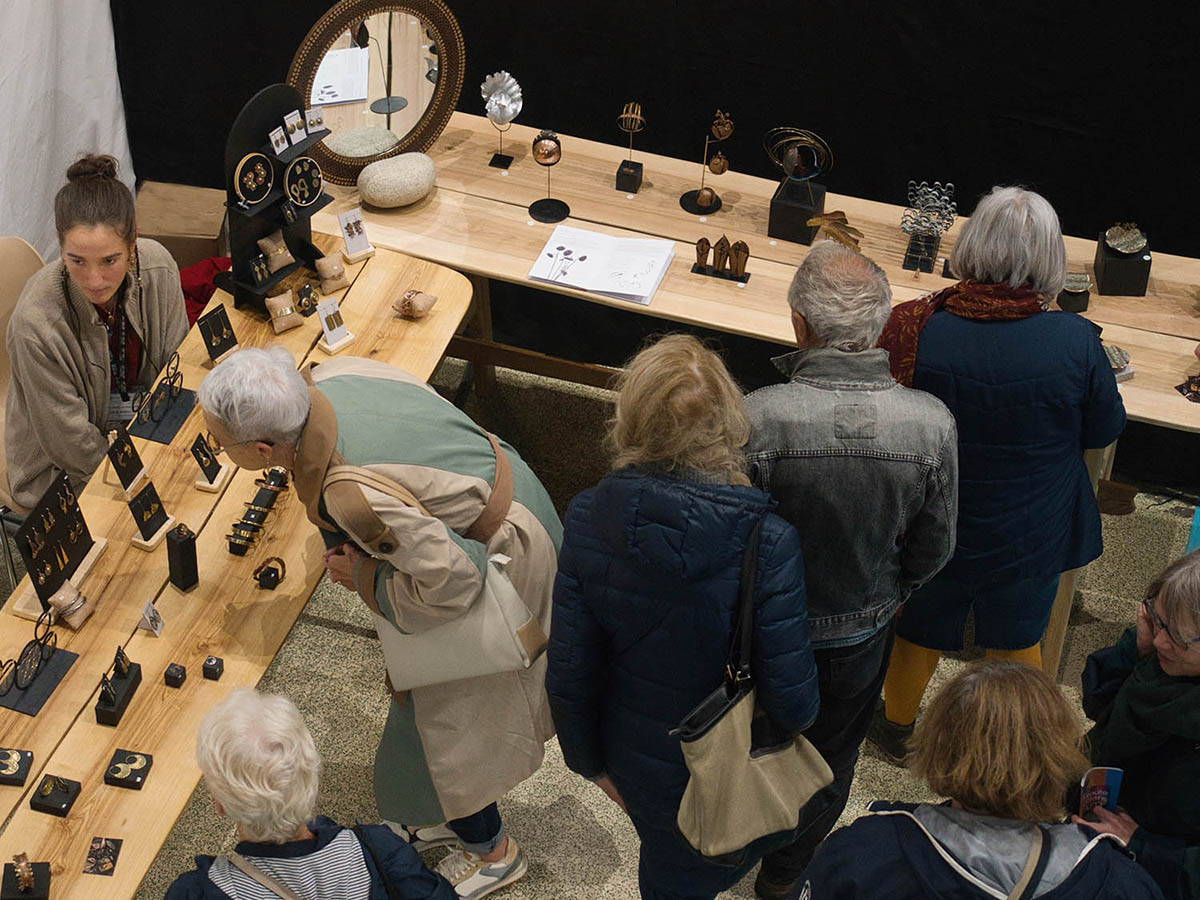 Les Métalleuses en Fusion au salon de La Route des métiers d'arts aux Ursulines, à Lannion.