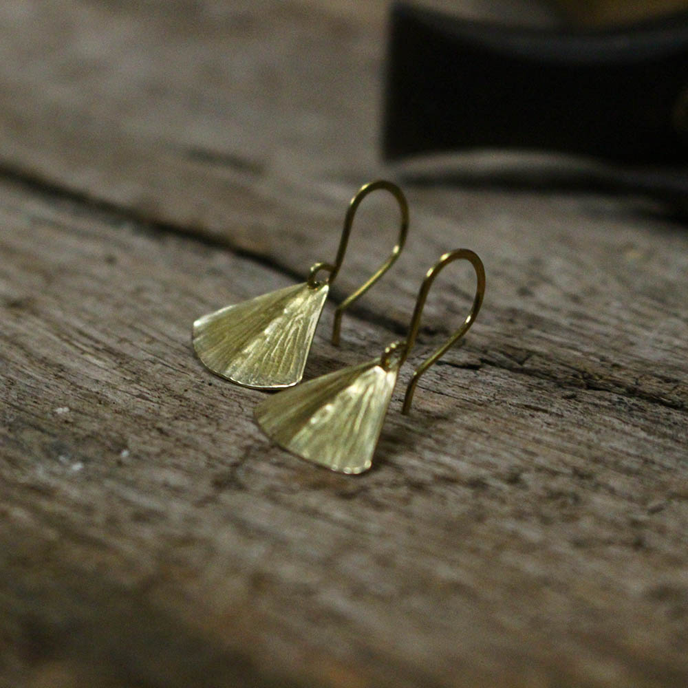 Boucles d'oreilles Coquillage, fabriquée par les métalleuses en fusion.2